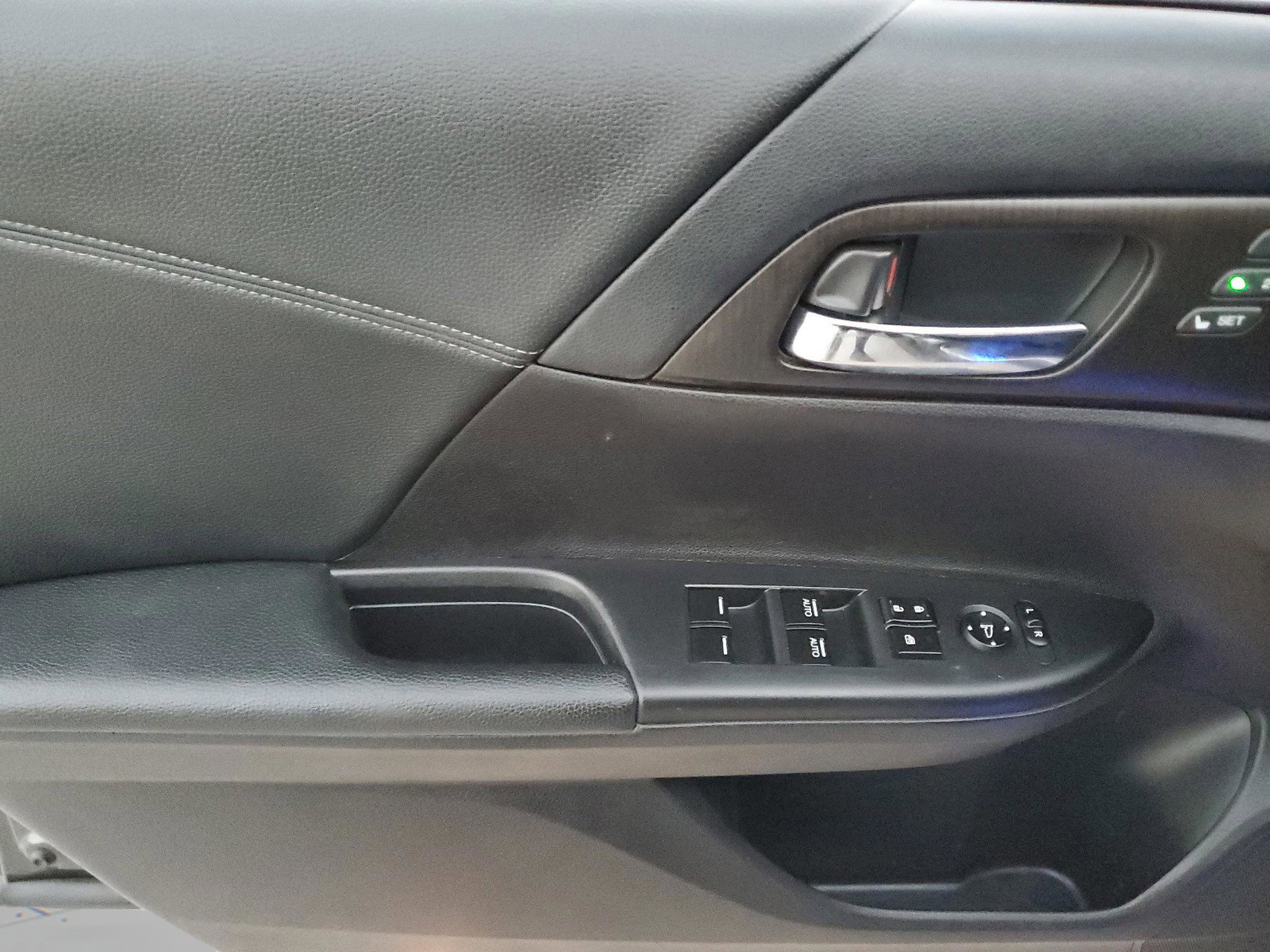 Used 2013 Honda Accord EX-L image 13