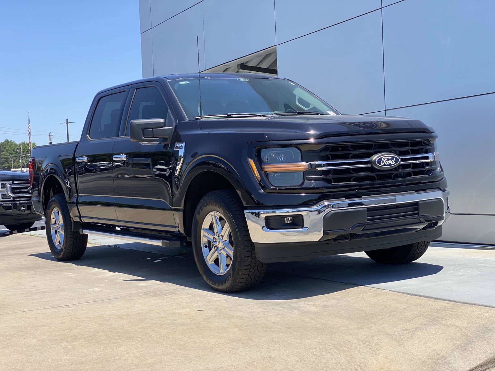 Used 2025 Ford F150 XLT w/ Equipment Group 301A Standard AWD/4WD image 2