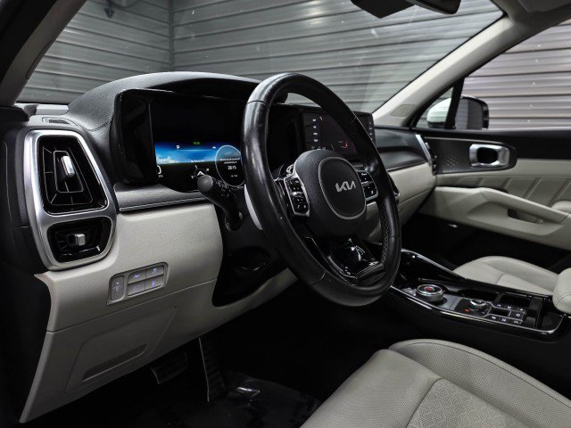 Used 2022 Kia Sorento SX Prestige w/ Panoramic Sunroof Package AWD/4WD image 10