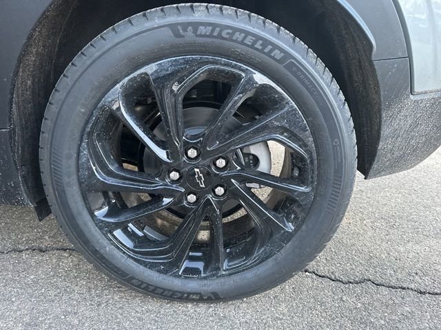 New 2027 Chevrolet Bolt RS FWD image 19
