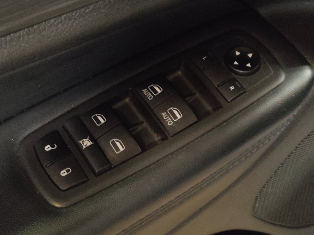 Used 2021 Jeep Grand Cherokee Laredo RWD image 27
