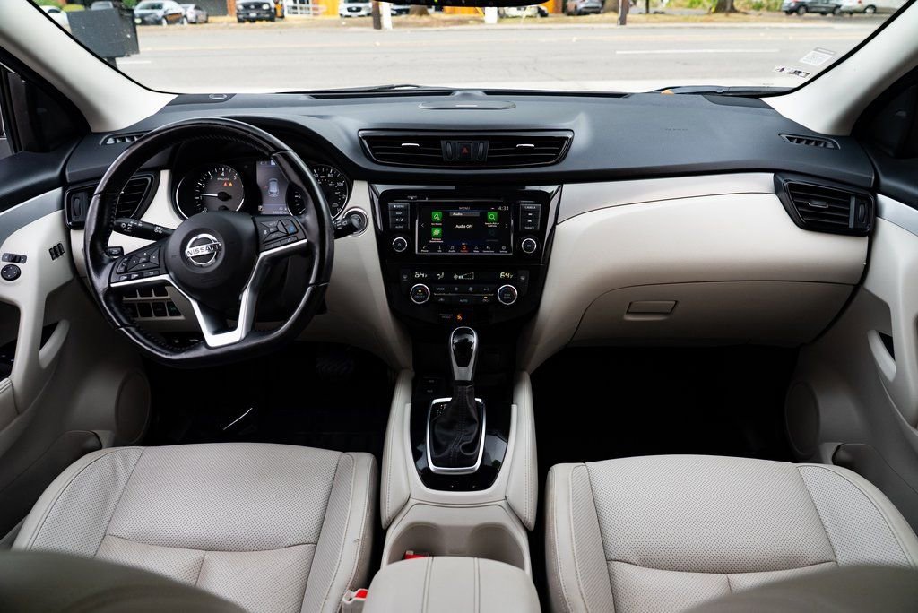 Used 2020 Nissan Rogue Sport SL w/ Premium Package FWD image 8