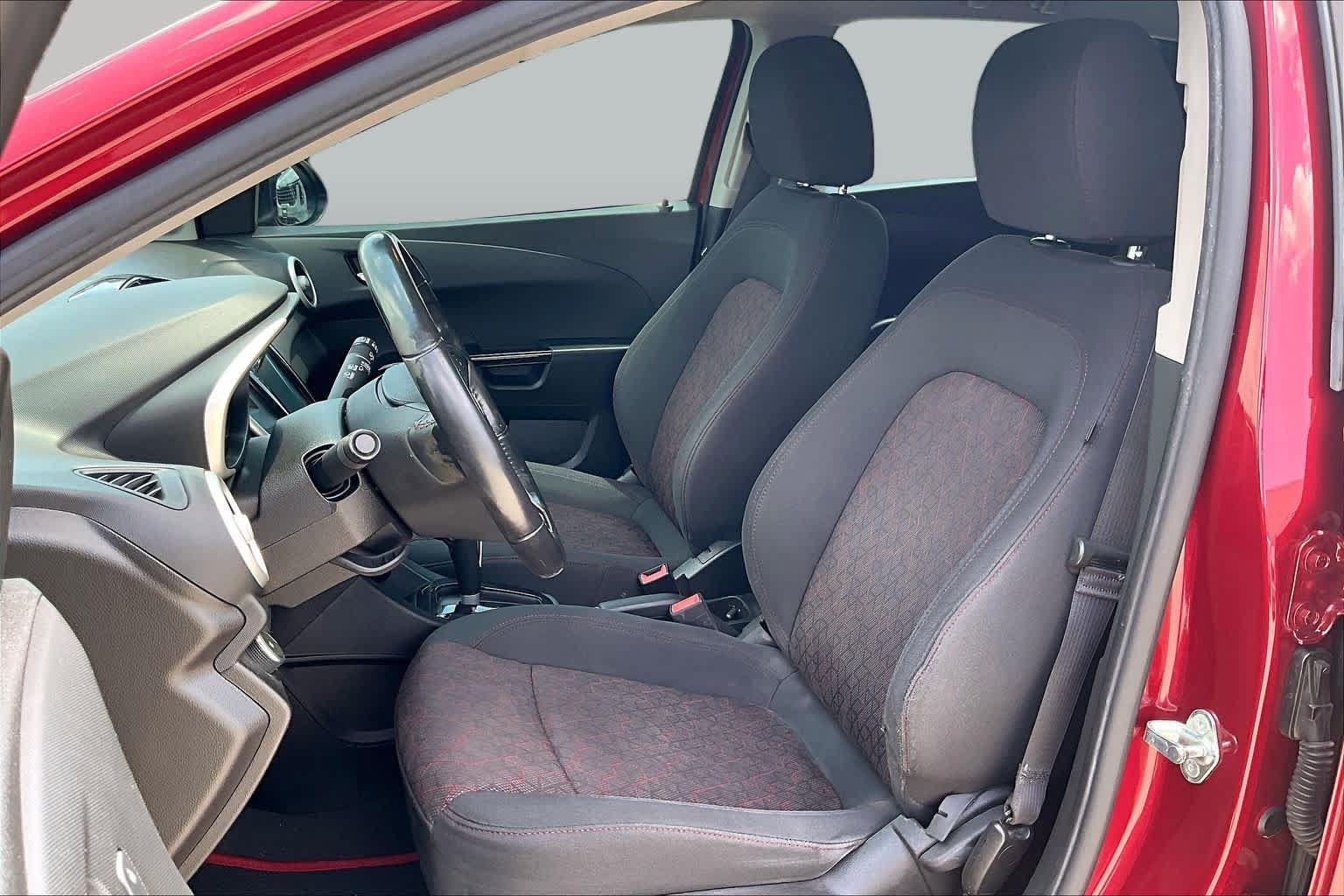 Used 2017 Chevrolet Sonic LT w/ Convenience Package FWD image 8