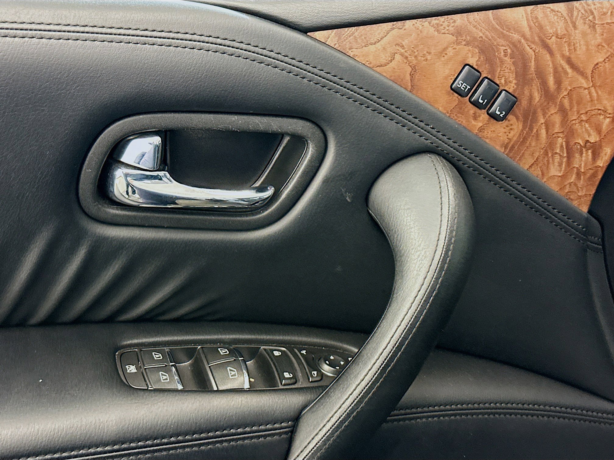 Used 2024 Nissan Armada SL image 15