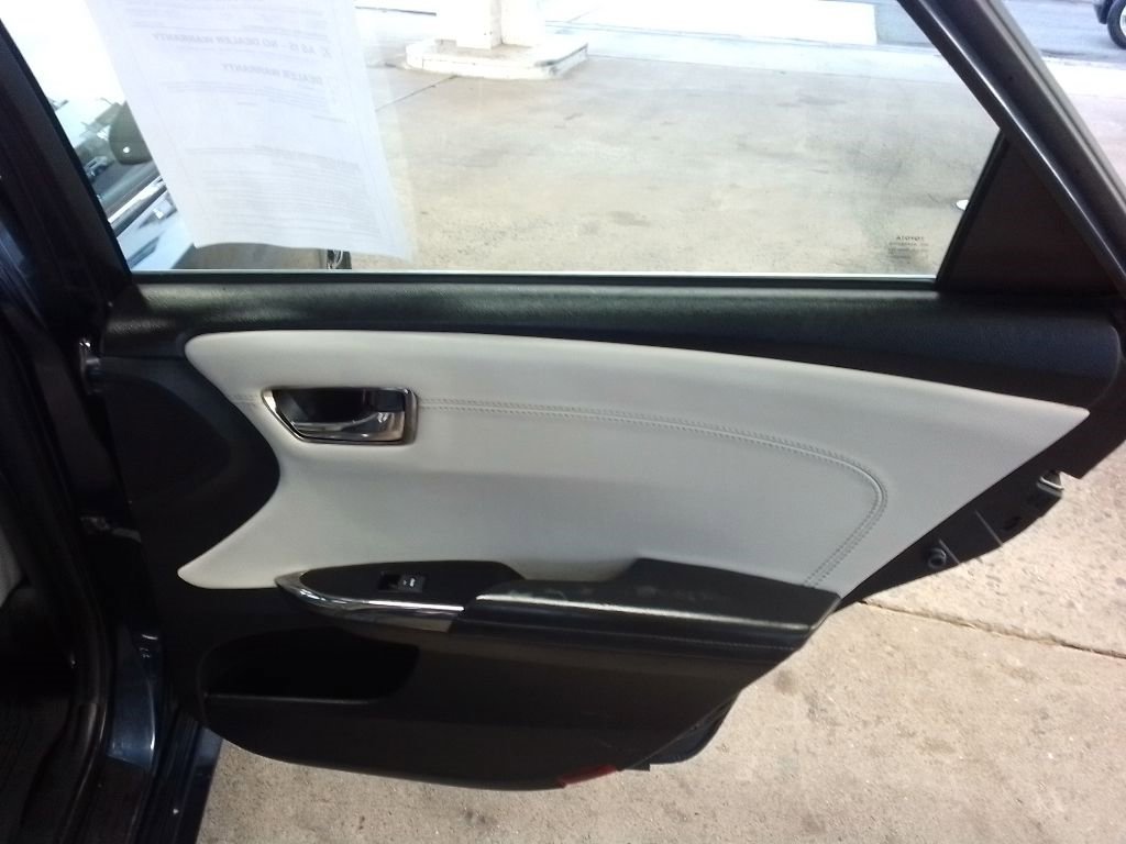 Used 2017 Toyota Avalon XLE Premium w/ All Weather Liner Package image 24