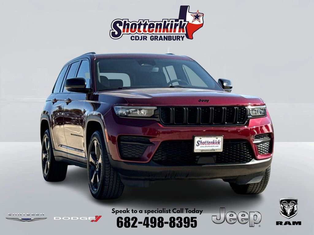 Used 2023 Jeep Grand Cherokee Altitude image 1