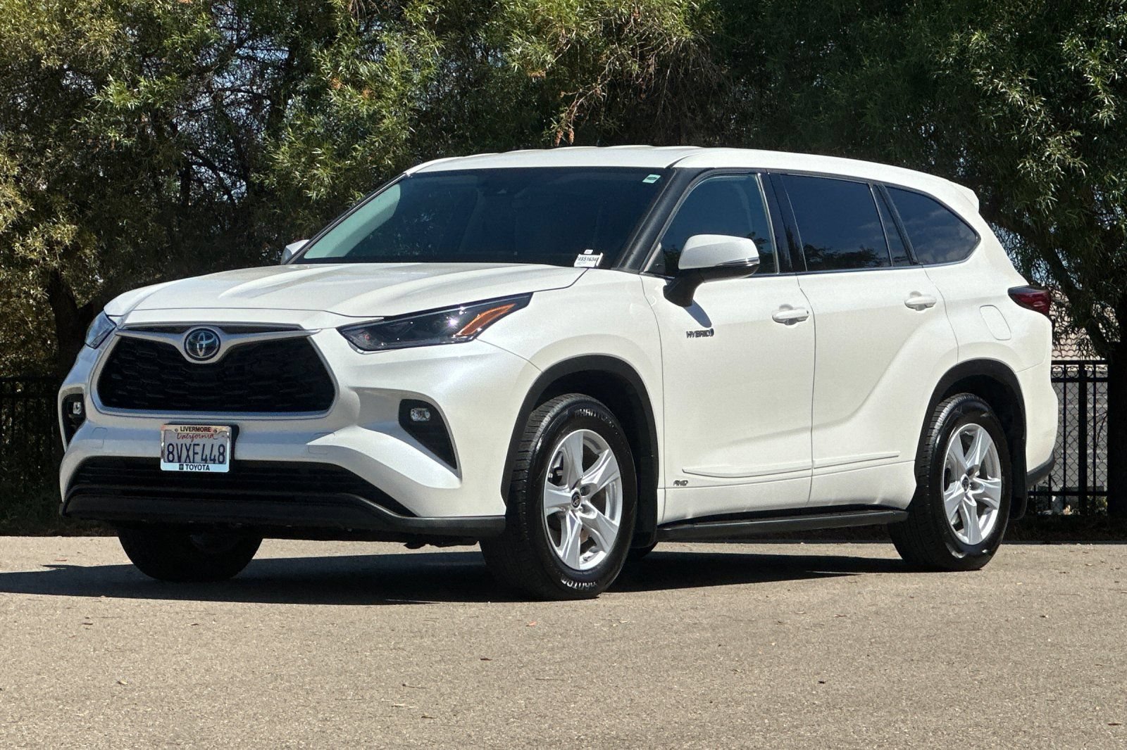 Used 2021 Toyota Highlander LE AWD/4WD image 8