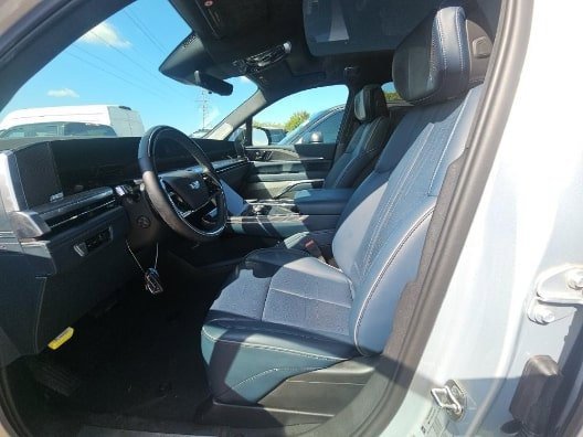 Used 2025 Cadillac Escalade IQ Sport 2 w/ LPO, ONYX Package image 9
