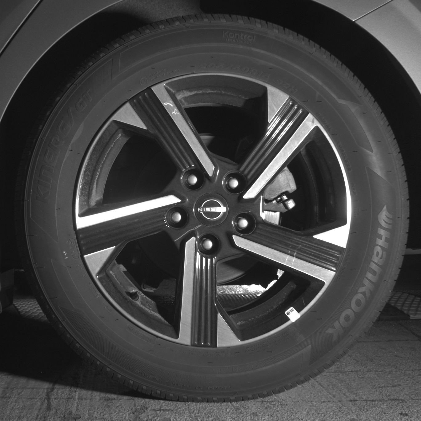 Used 2025 Nissan Sentra SV FWD image 14