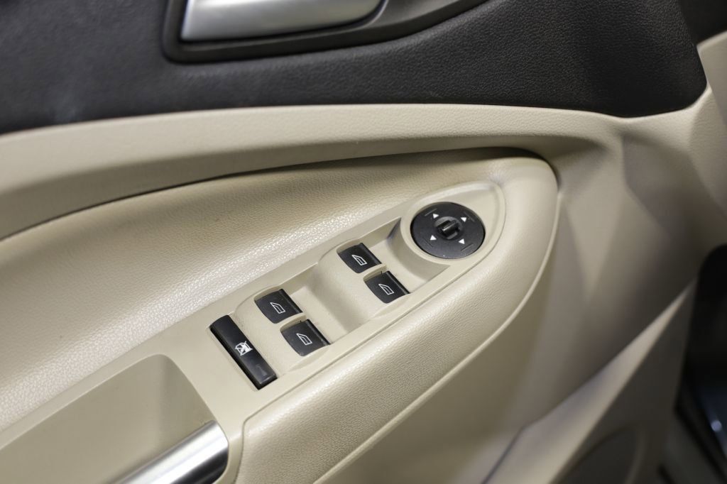 Used 2017 Ford Escape SE w/ SE Cold Weather Package image 11