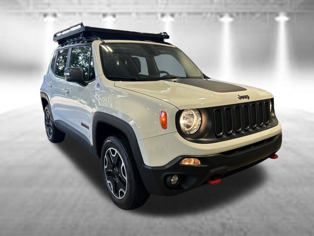 Used 2017 Jeep Renegade Trailhawk AWD/4WD image 2