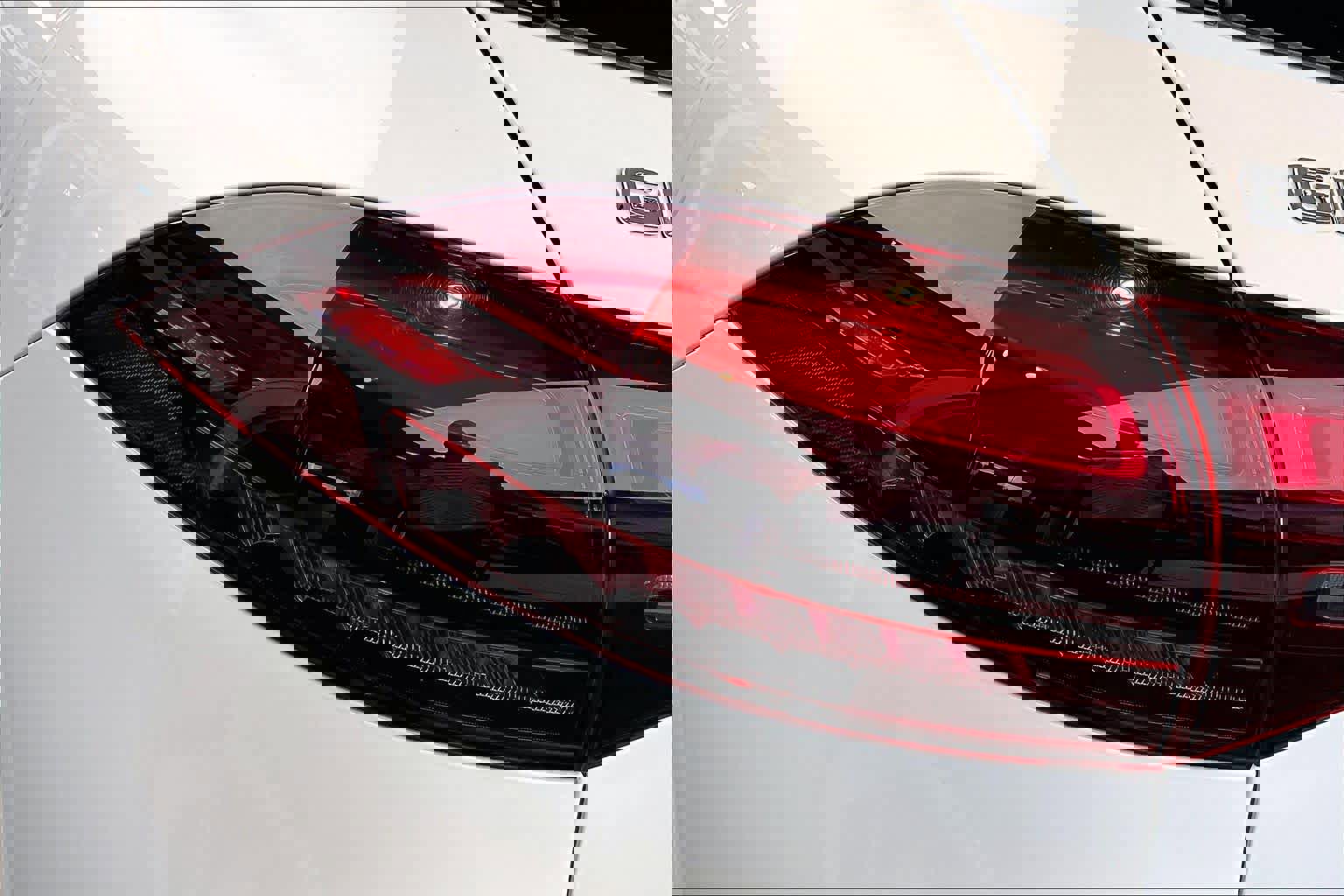 Used 2025 Mercedes-Benz GLE 450e 4MATIC image 28