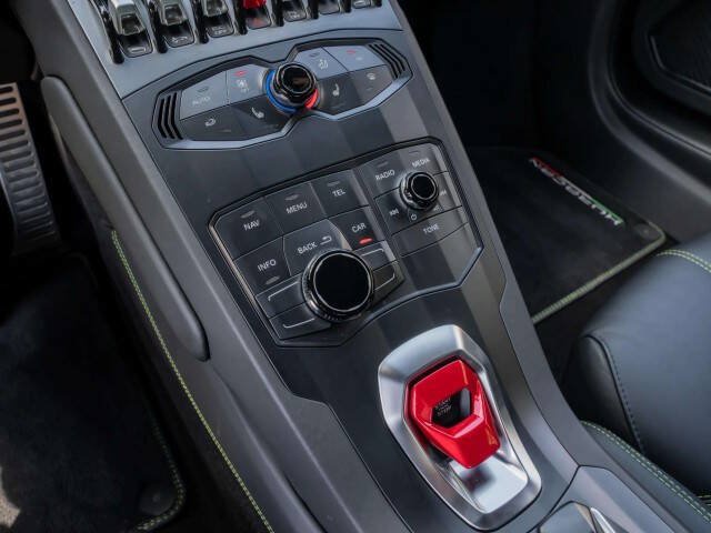 Used 2016 Lamborghini Huracan LP 610-4 Avio AWD/4WD image 18