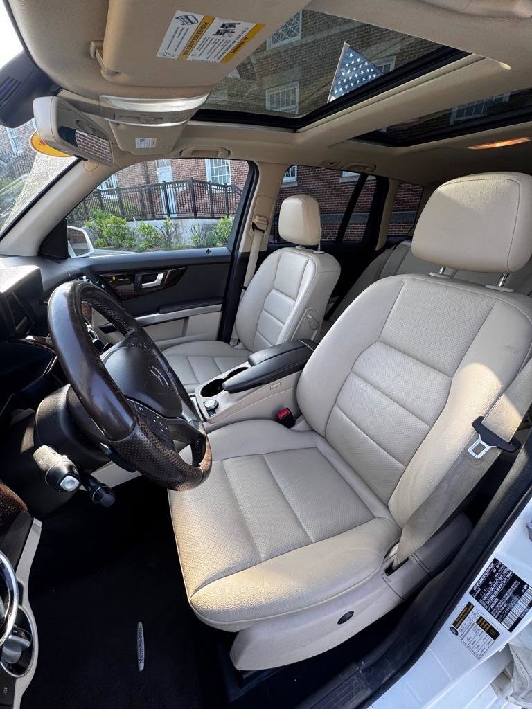 Used 2015 Mercedes-Benz GLK 350 4MATIC image 9