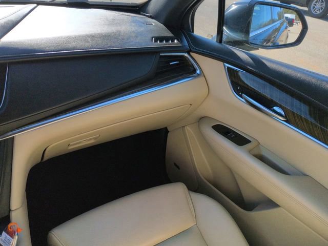 Used 2017 Cadillac XT5 Base w/ LPO, Wheel Lock Package image 16