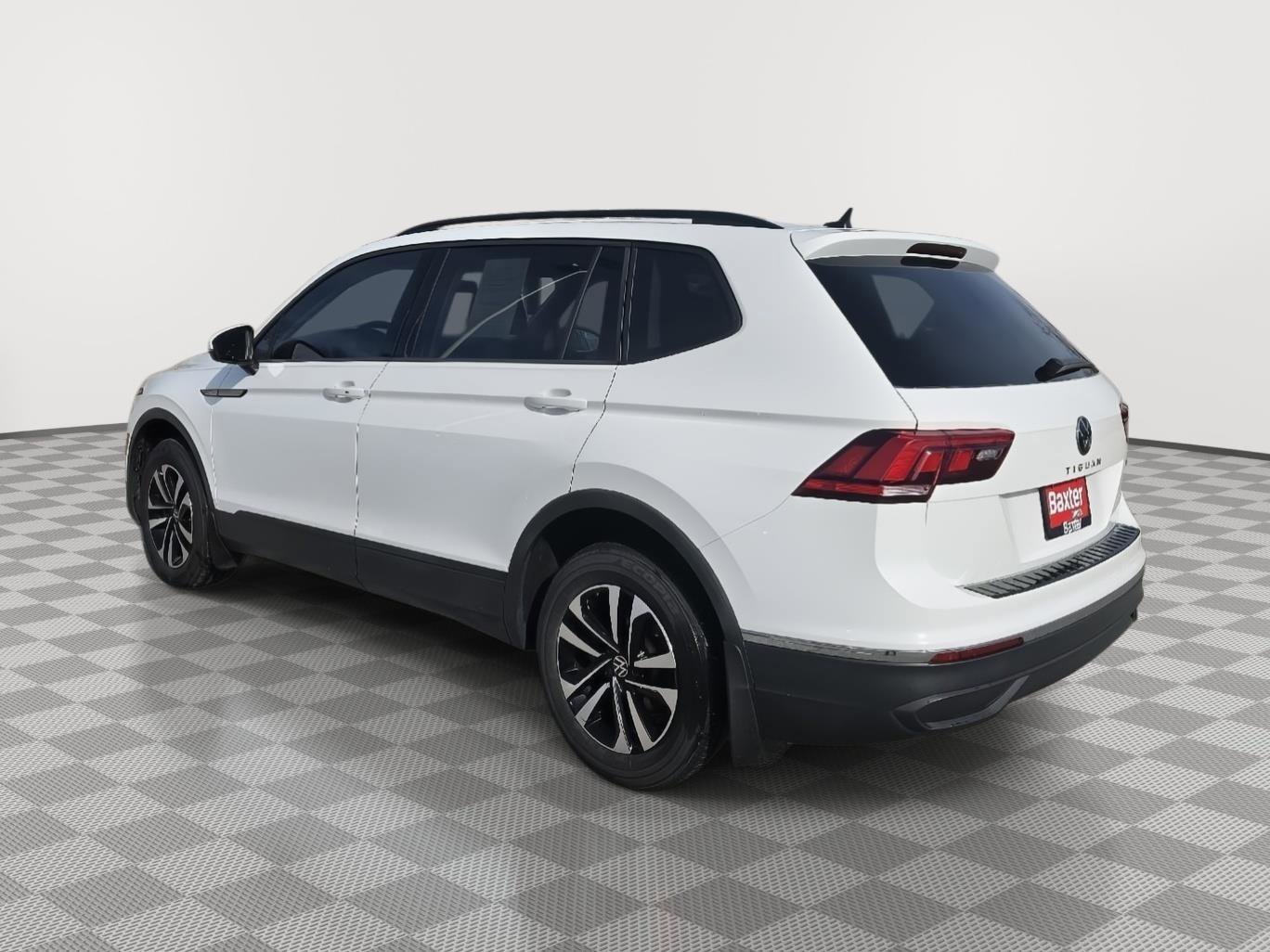 Used 2023 Volkswagen Tiguan S image 8