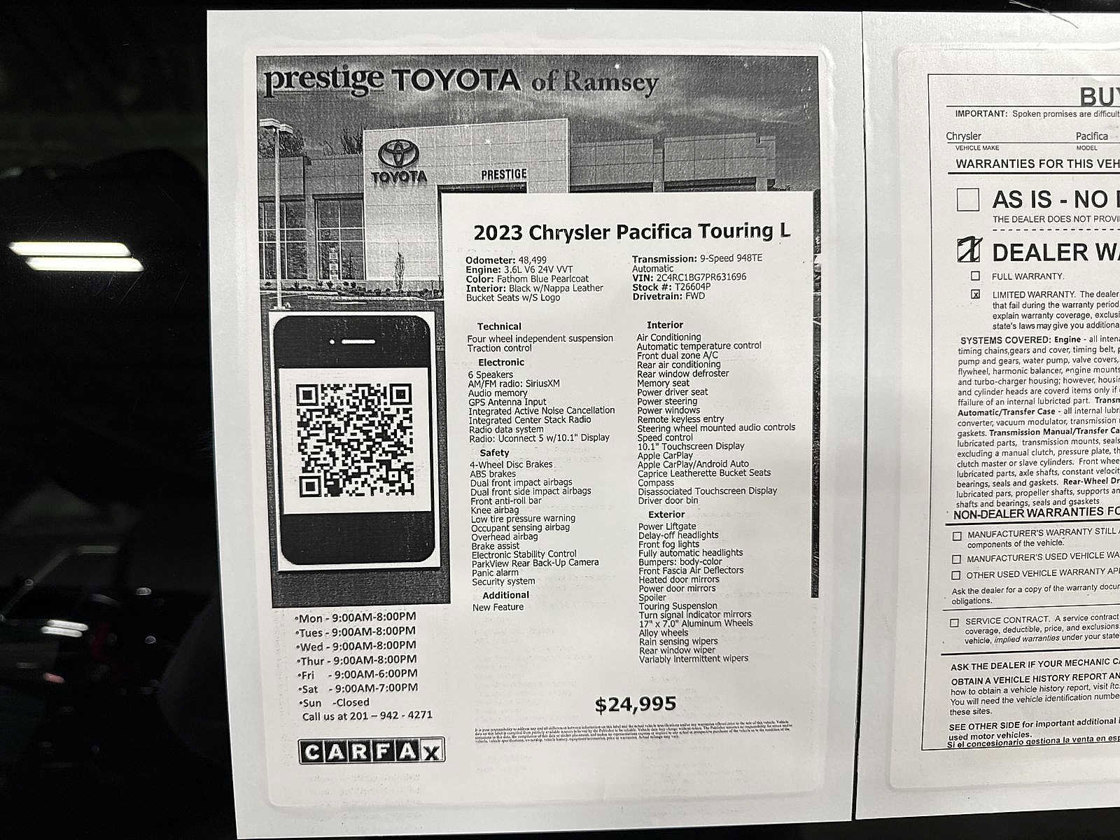 Used 2023 Chrysler Pacifica Touring-L image 13