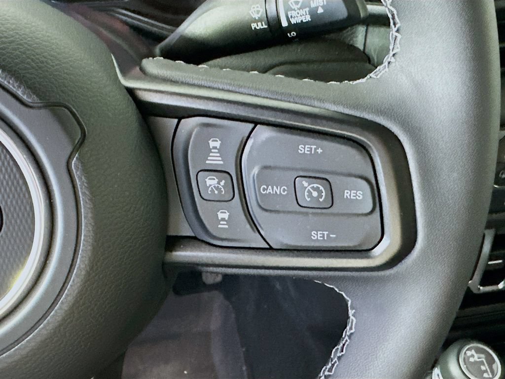 Used 2025 Jeep Gladiator Sport AWD/4WD image 25