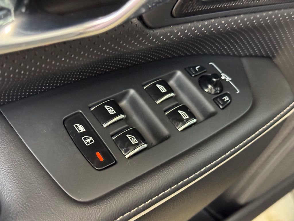 Used 2022 Volvo S90 B6 R-Design w/ Advanced Package image 9