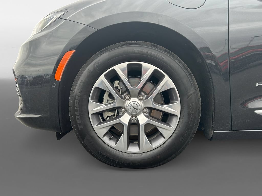 Used 2021 Chrysler Pacifica Pinnacle FWD image 15