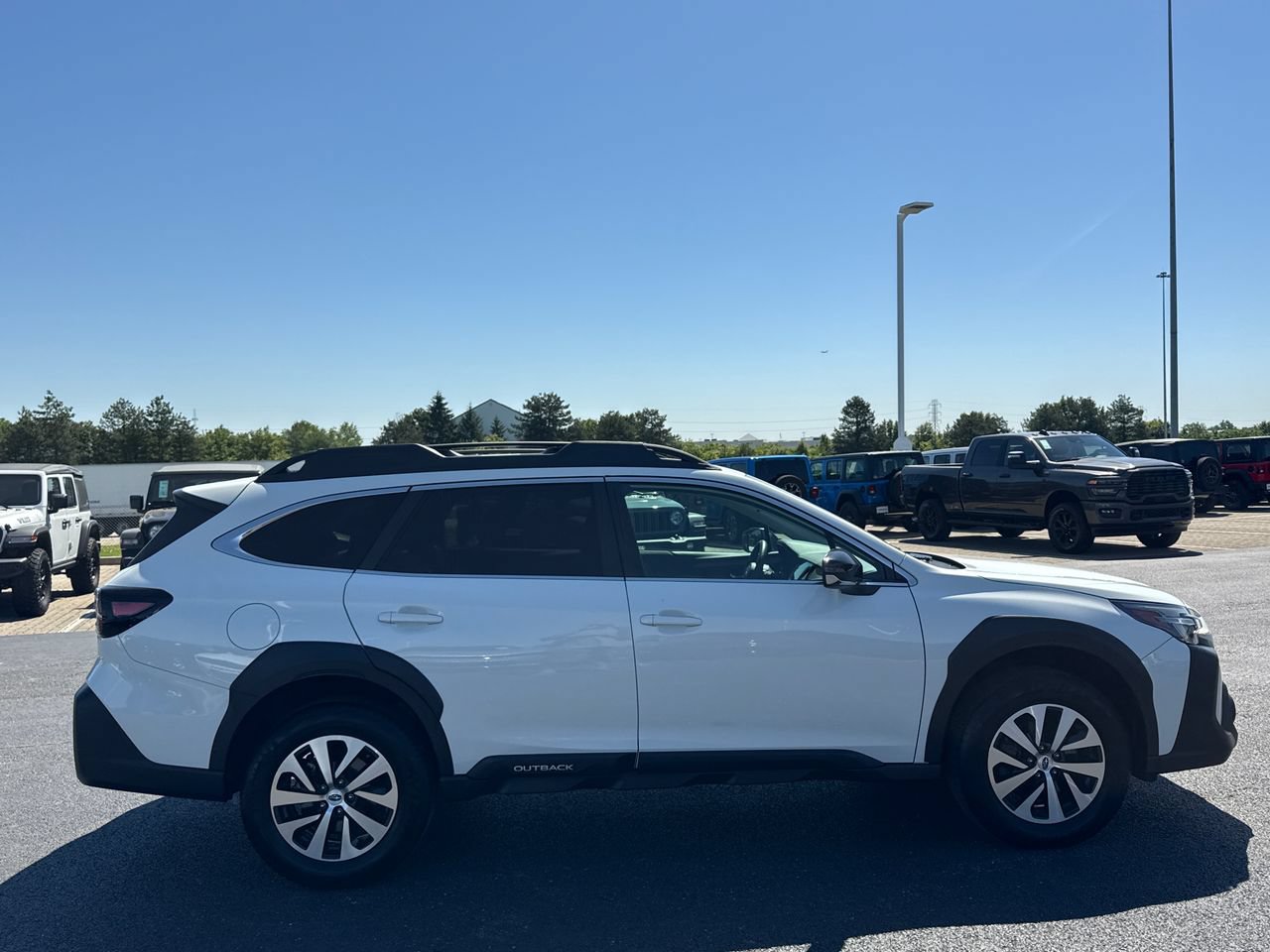 Used 2024 Subaru Outback Premium AWD/4WD image 2