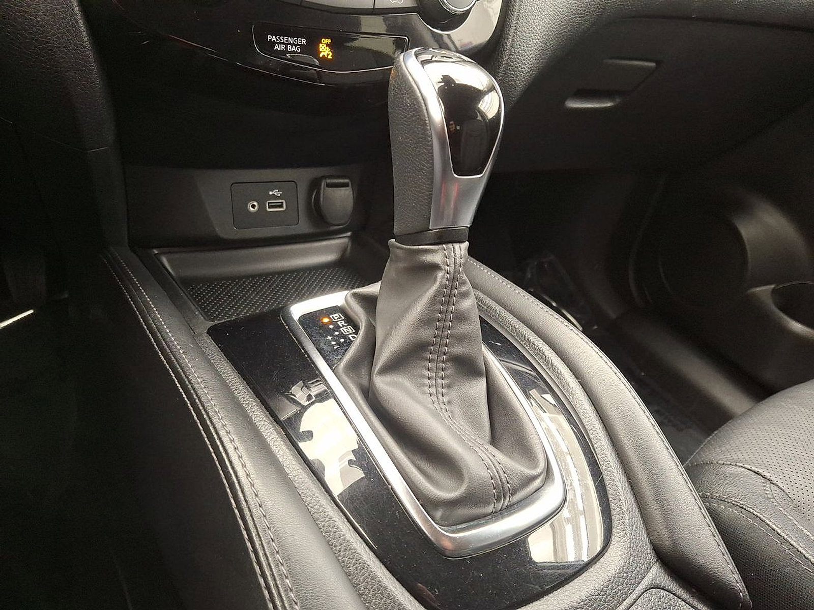 Used 2018 Nissan Rogue SL image 12