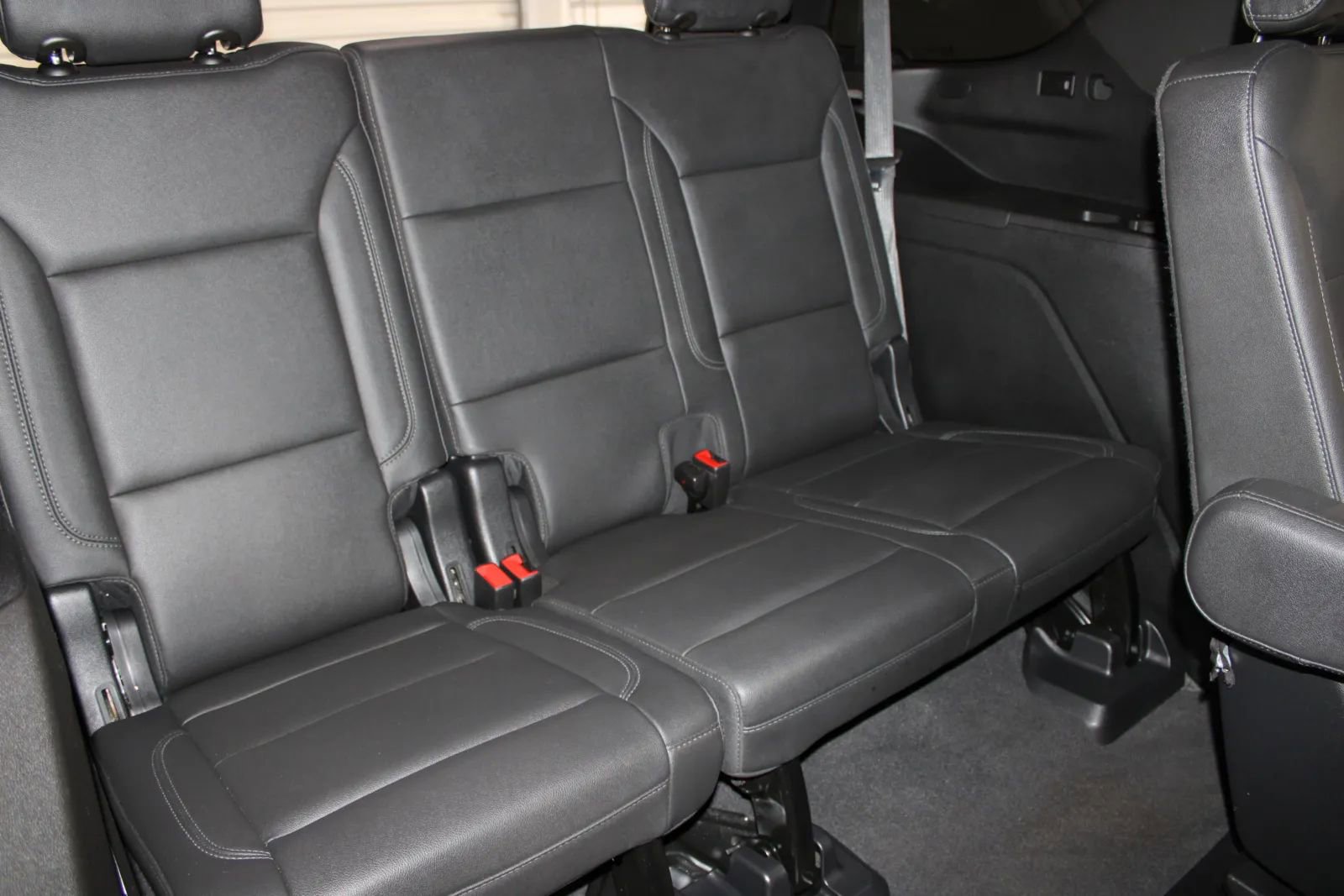 Used 2022 Chevrolet Tahoe Z71 w/ Luxury Package image 11