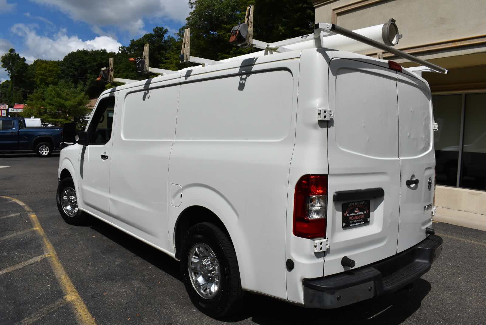 Used 2017 Nissan NV 3500 SL w/ Technology Package RWD image 6