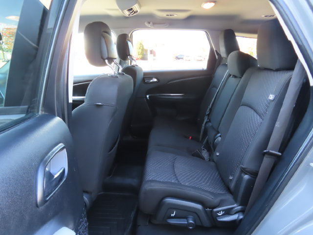 Used 2019 Dodge Journey SE FWD image 19