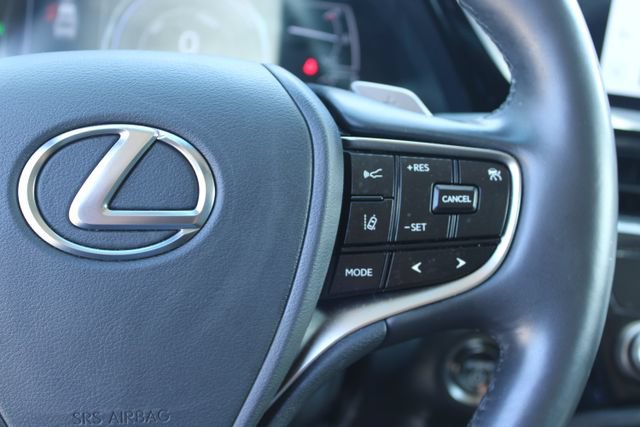 Used 2025 Lexus ES 300h w/ Premium Package FWD image 17