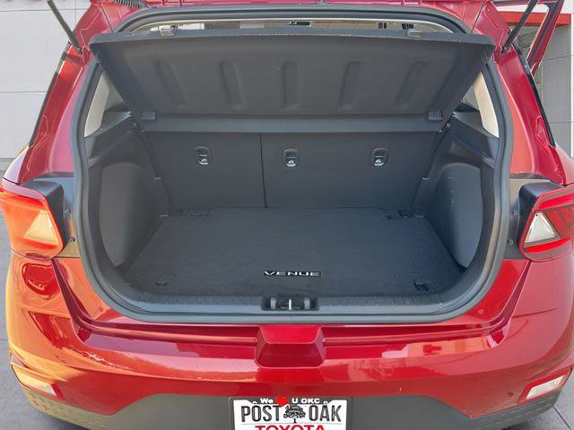 Used 2024 Hyundai Venue Limited image 42