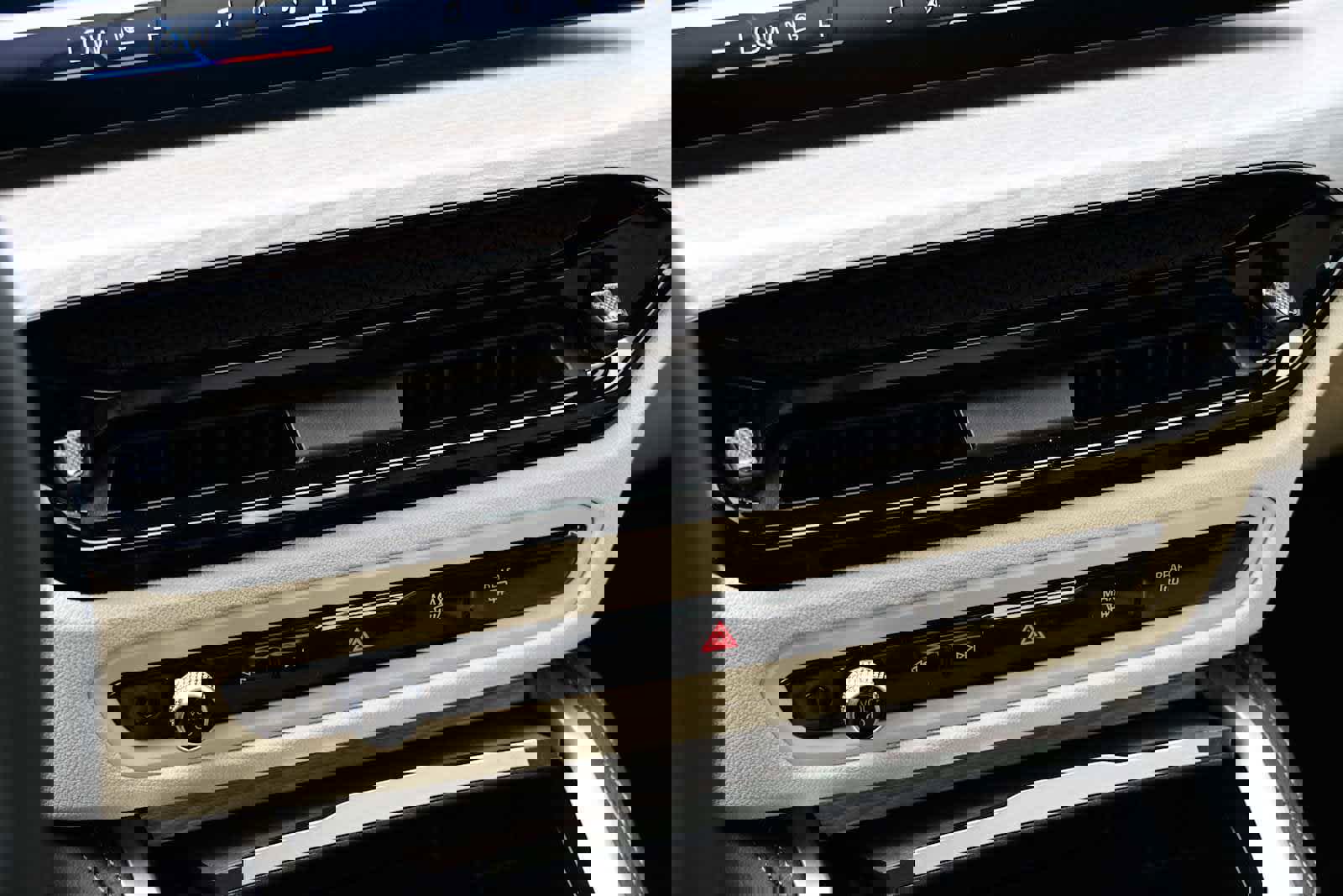 Used 2025 BMW 430i Coupe w/ M Sport Package image 16