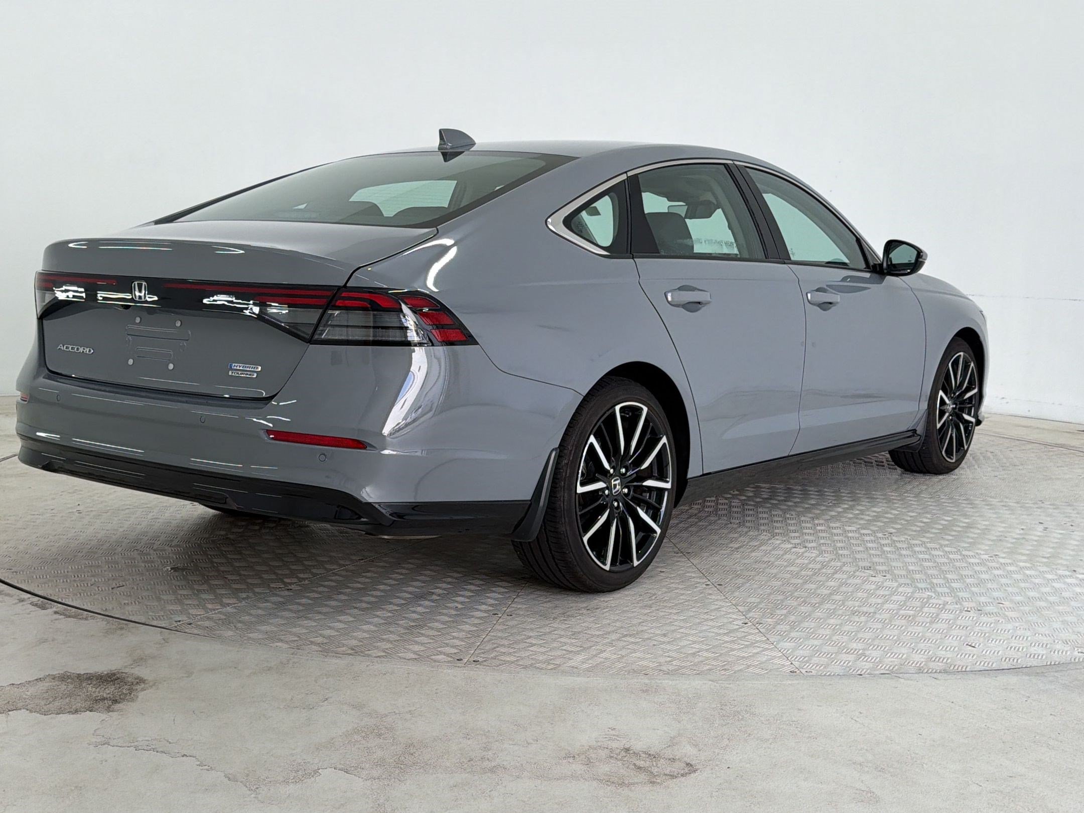 Used 2025 Honda Accord Touring image 9