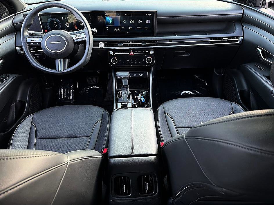 Certified 2025 Hyundai Santa Cruz SEL image 6