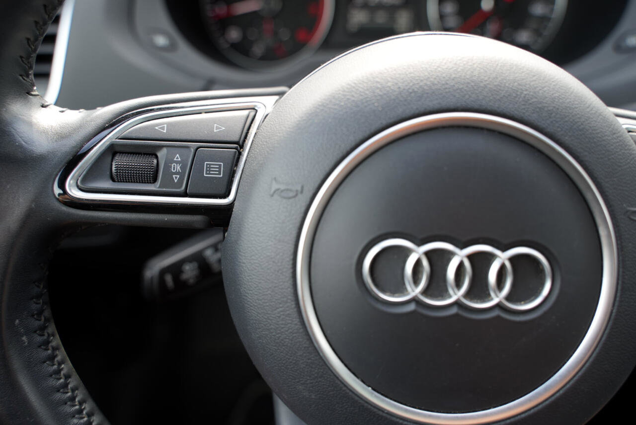 Used 2018 Audi Q3 2.0T Premium Plus image 37