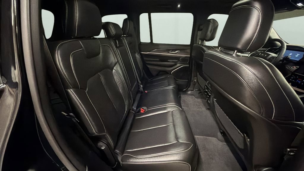 Used 2025 Jeep Grand Cherokee Limited 4xe image 16