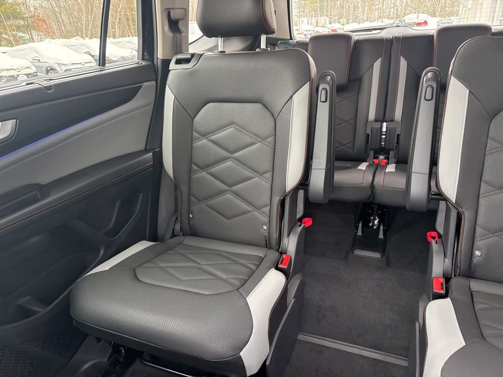 New 2026 Volkswagen Atlas Peak Edition image 13