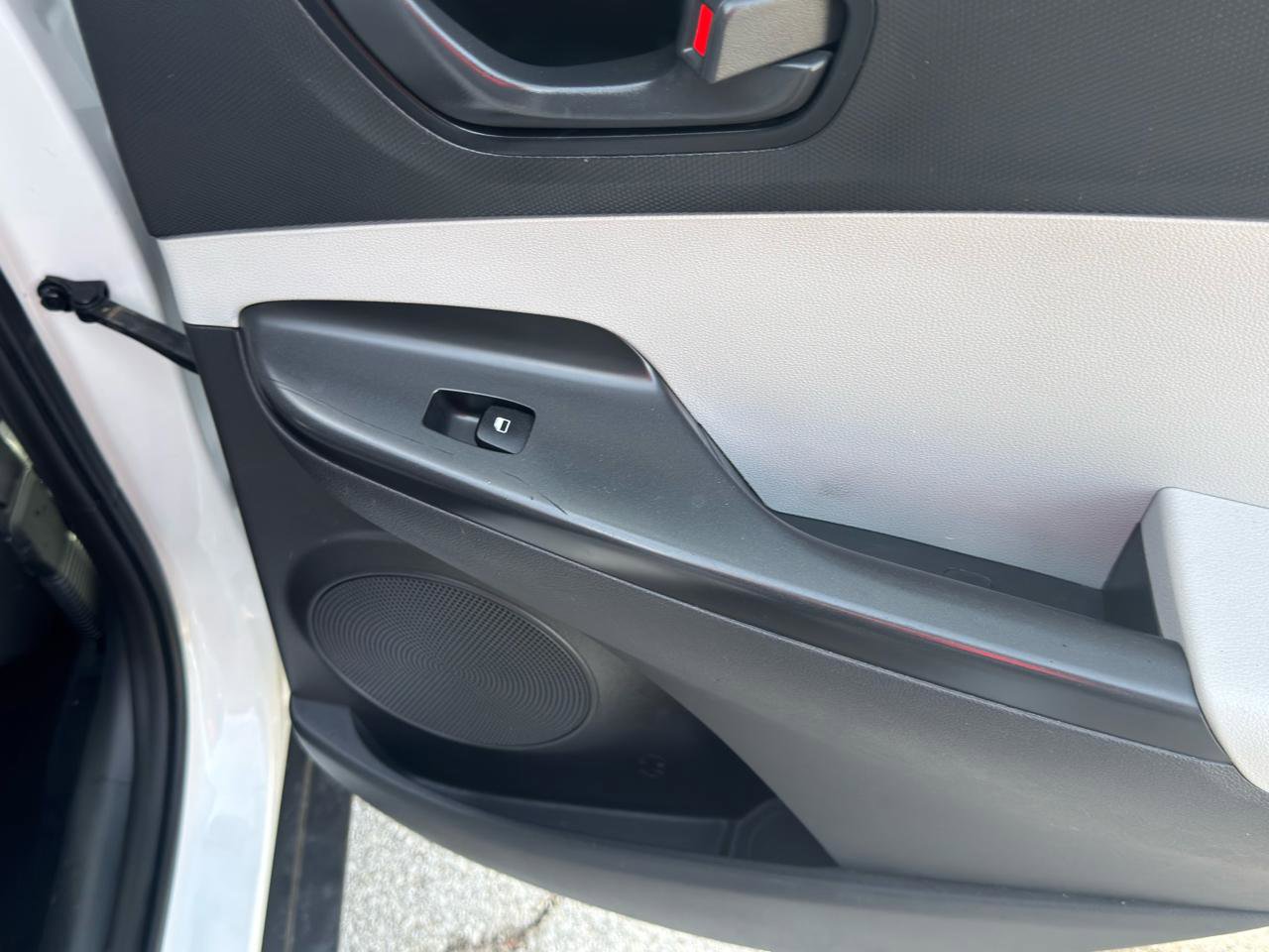 Used 2023 Hyundai Kona SEL image 21