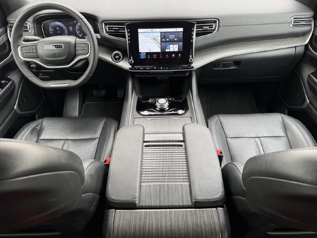 Used 2024 Jeep Wagoneer Series II RWD image 11