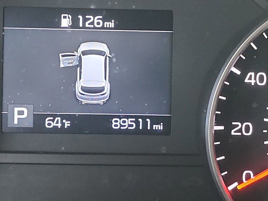 Used 2020 Kia Sportage LX image 12