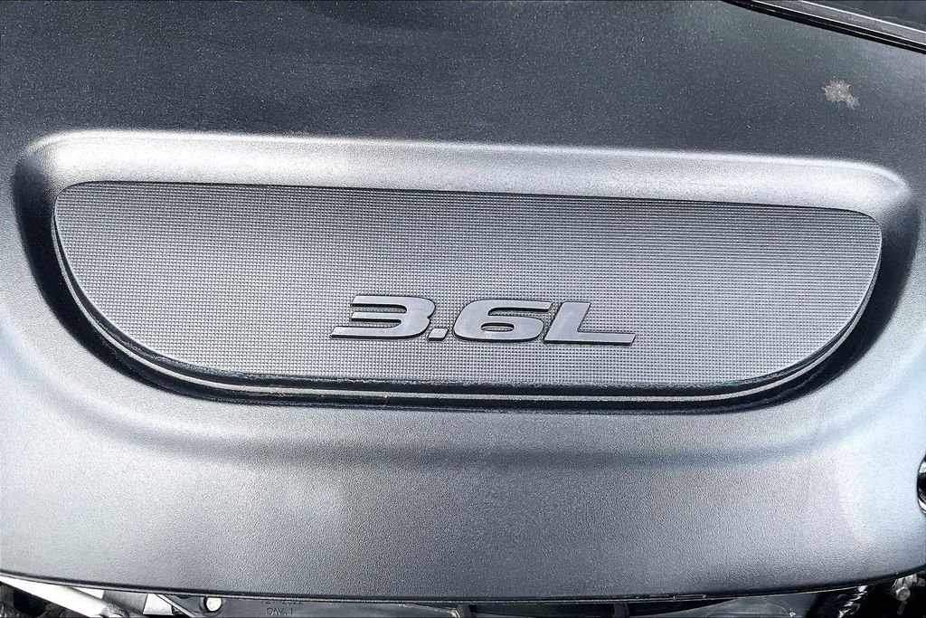Used 2023 Chrysler Pacifica Touring-L FWD image 30