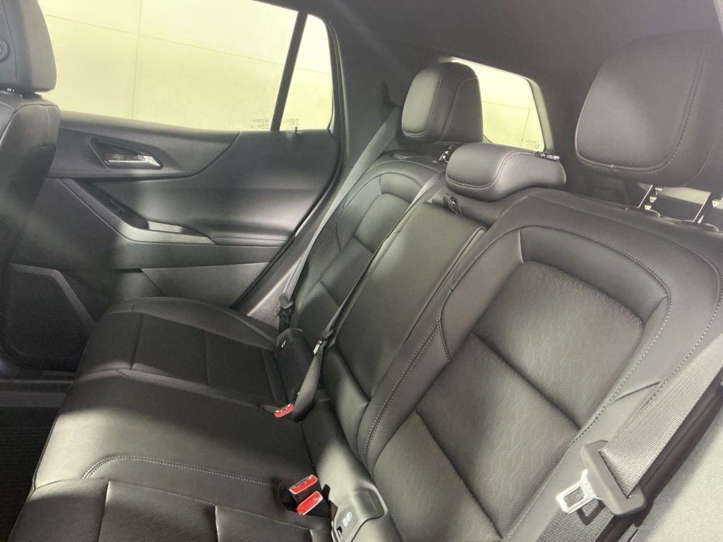 New 2026 Chevrolet Equinox LT w/ Convenience Package II AWD/4WD image 8