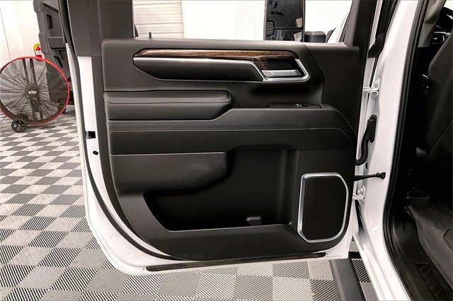 Used 2024 GMC Sierra 3500 SLE w/ SLE Value Package image 19