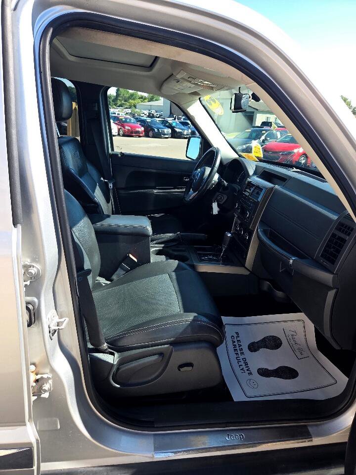 Used 2011 Jeep Liberty Limited Jet image 15