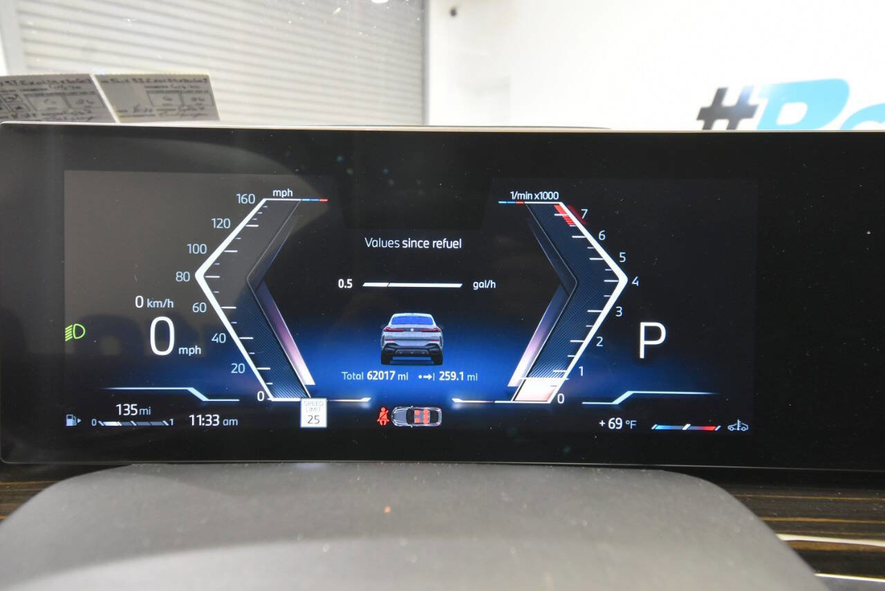 Used 2025 BMW X6 xDrive40i w/ Climate Comfort Package image 39