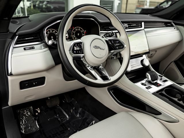 Certified 2025 Jaguar F-PACE R-Dynamic S AWD/4WD image 16