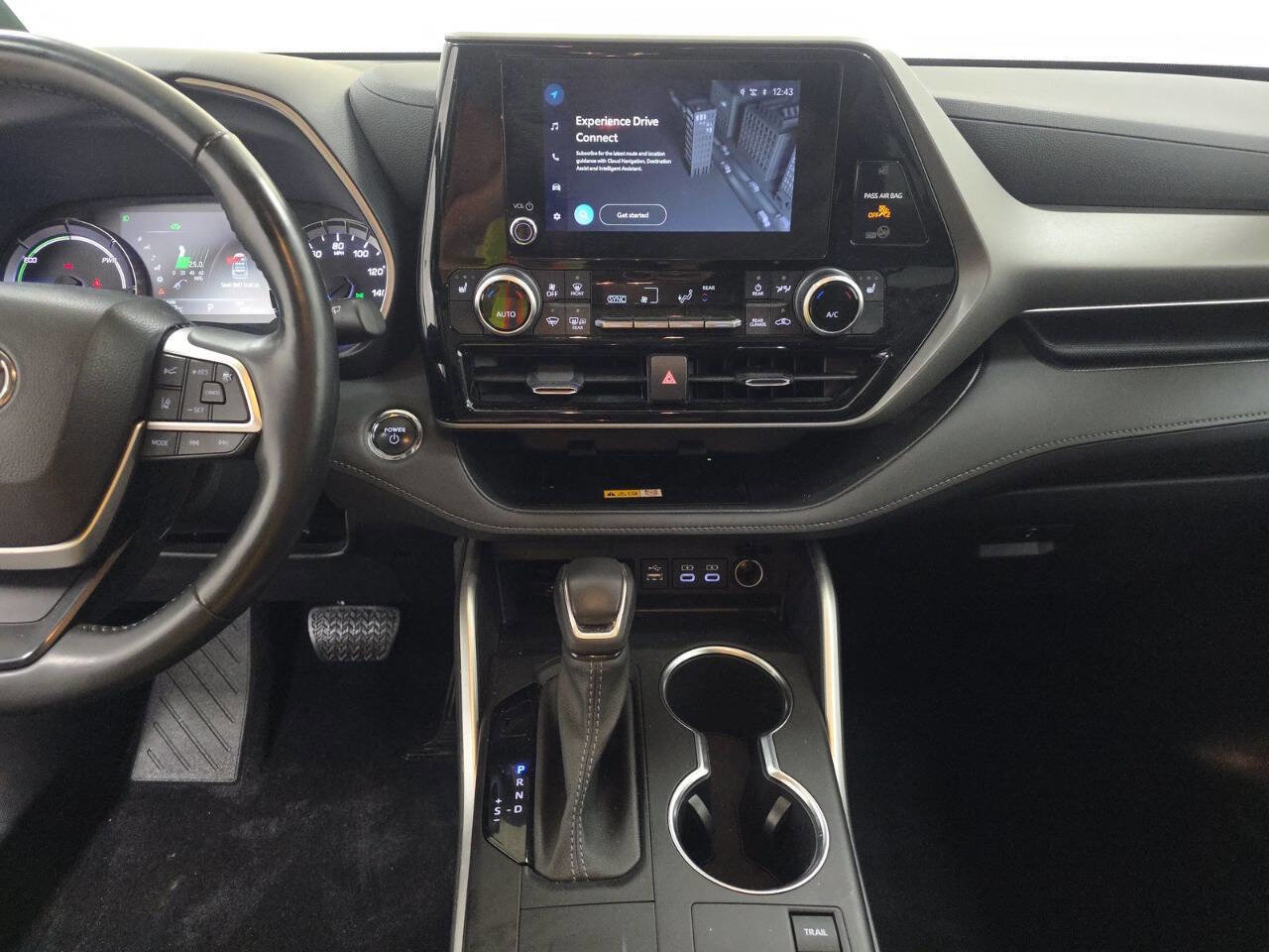Used 2023 Toyota Highlander XLE image 12