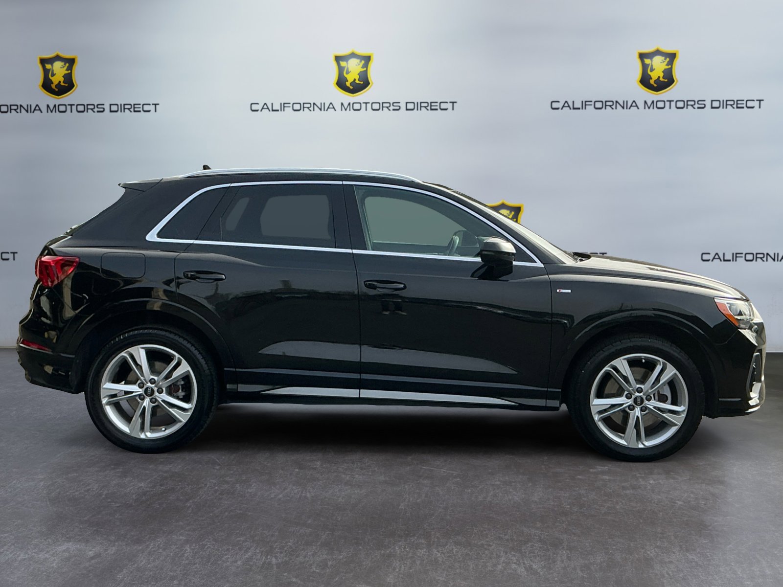 Used 2021 Audi Q3 2.0T Premium w/ Convenience Package image 4