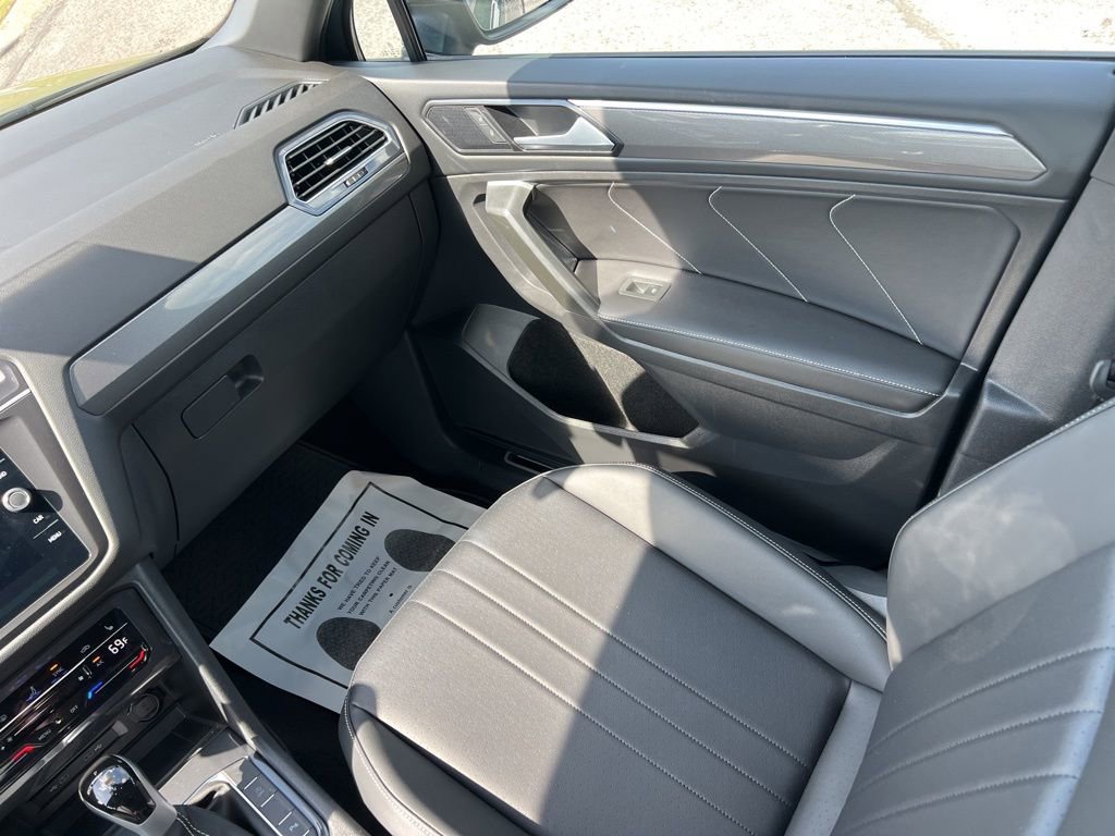 Certified 2024 Volkswagen Tiguan SE R-Line FWD image 27