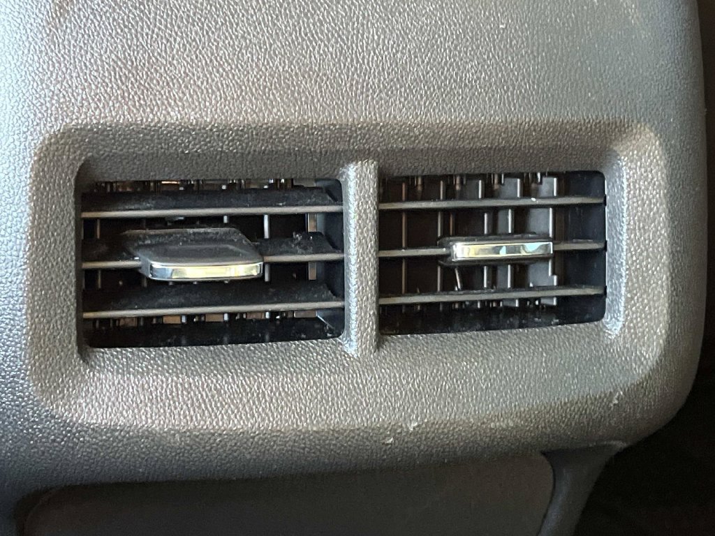 Used 2021 Chevrolet Equinox LT FWD image 19